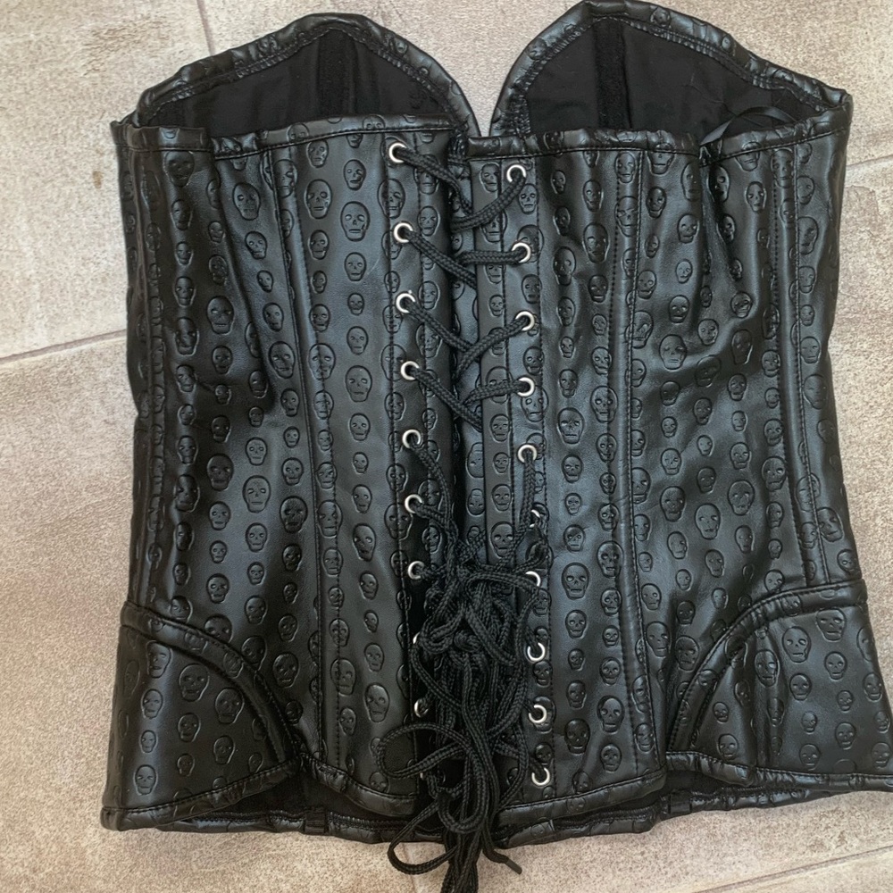 Sexy leather skull corset - brand new - mint - Picture 3 of 5